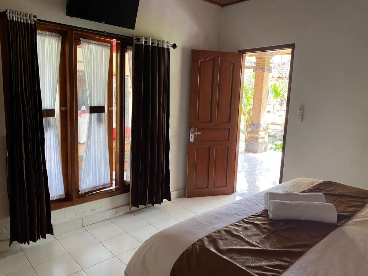 Serongga guest house Lebih Bagian luar foto