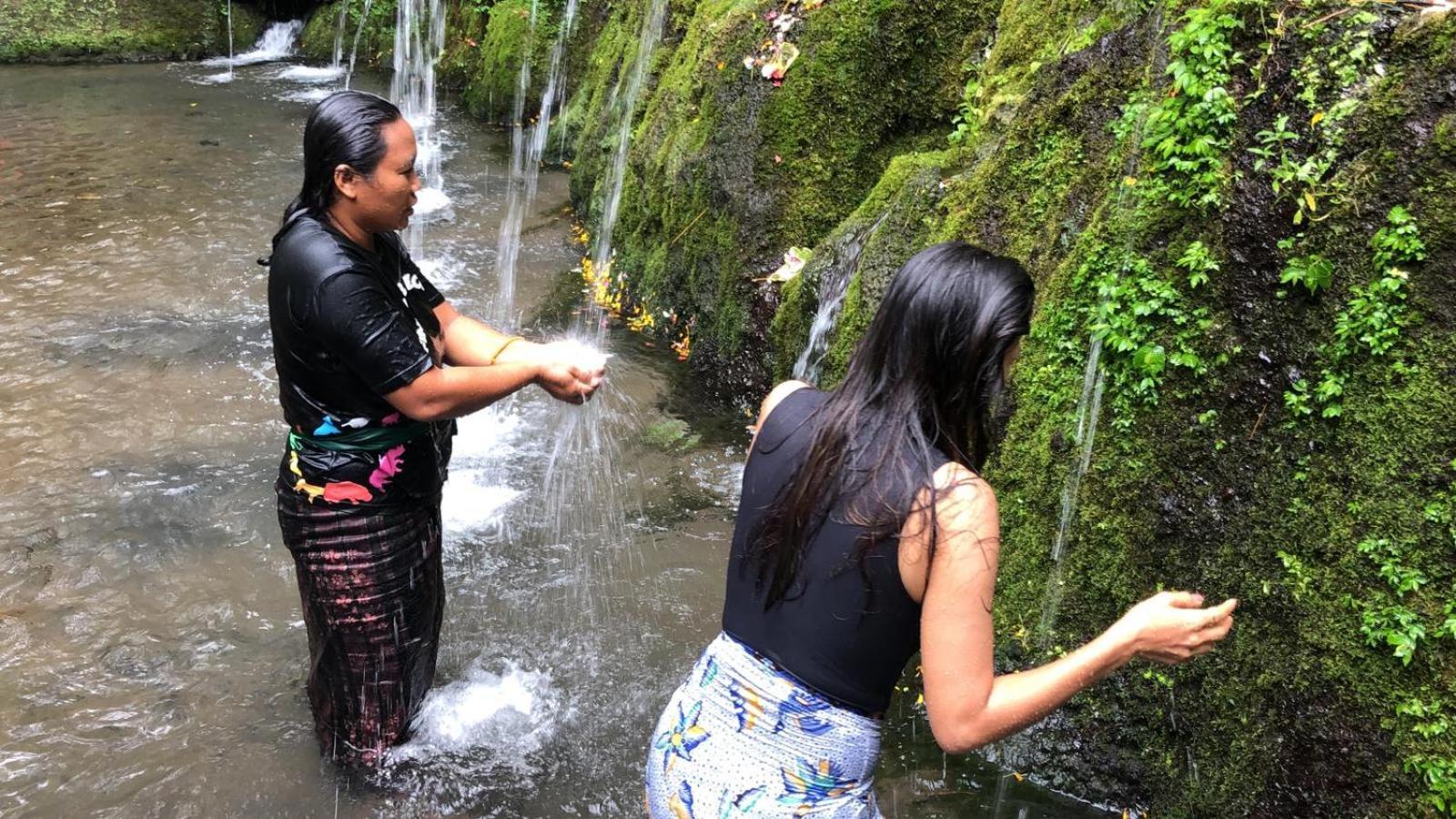 Serongga guest house Lebih Bagian luar foto
