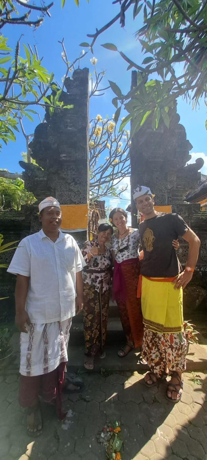 Serongga guest house Lebih Bagian luar foto