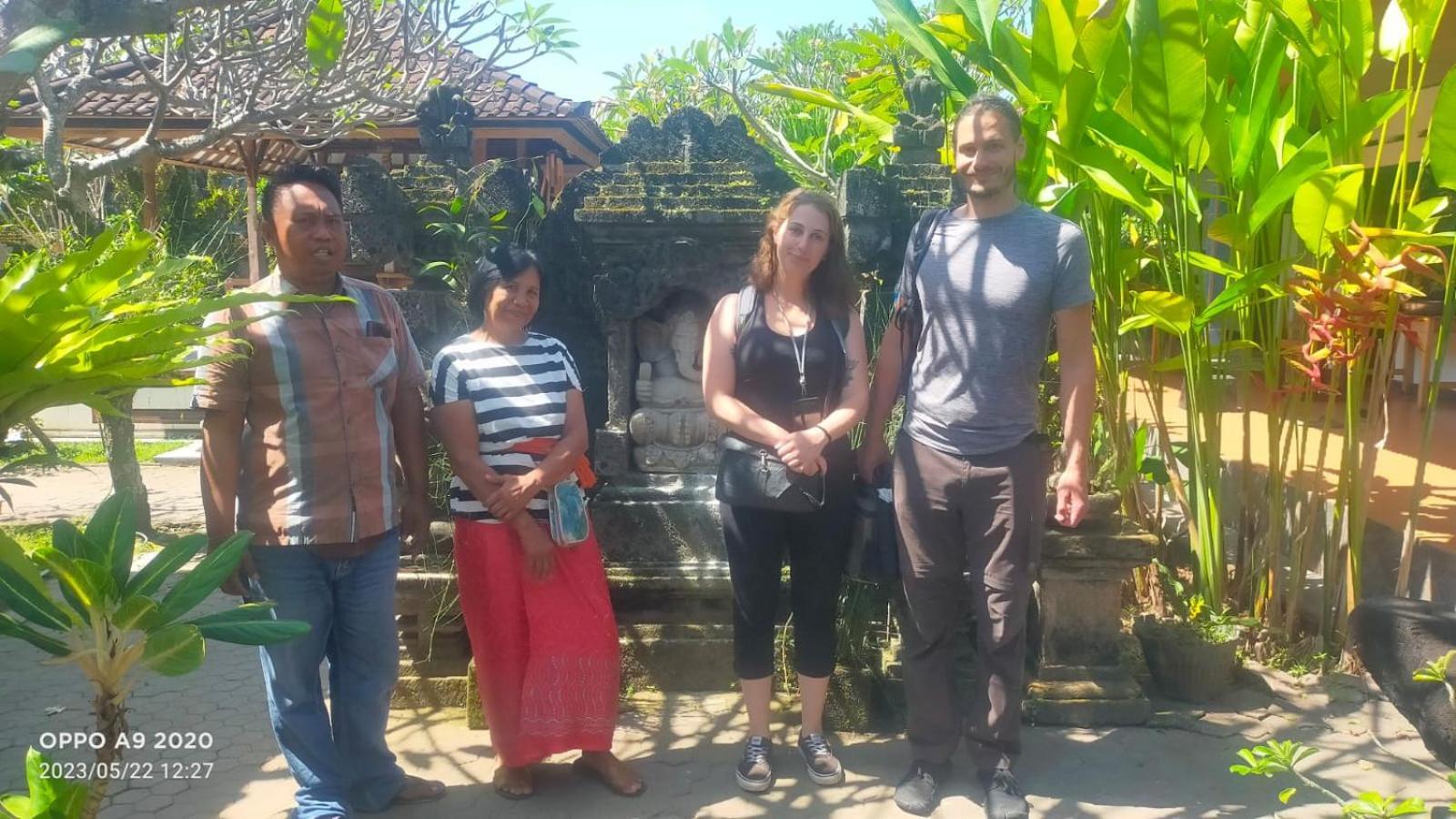Serongga guest house Lebih Bagian luar foto