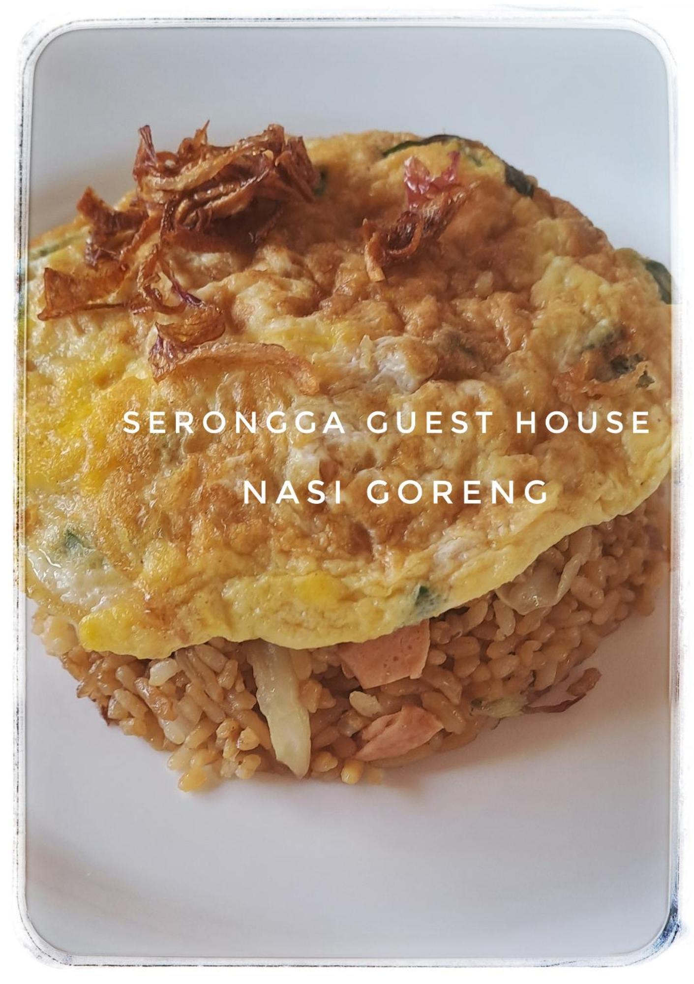 Serongga guest house Lebih Bagian luar foto