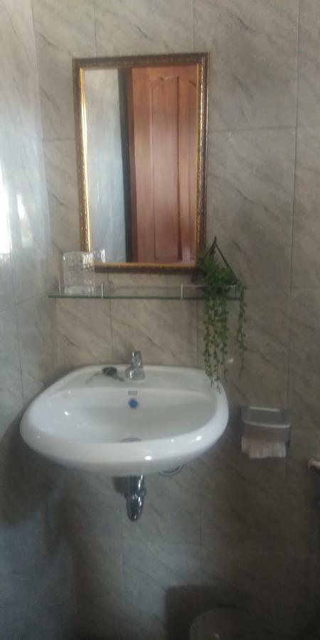 Serongga guest house Lebih Bagian luar foto